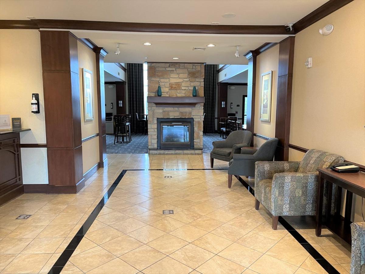 Staybridge Suites Milwaukee West-Oconomowoc By Ihg Dış mekan fotoğraf