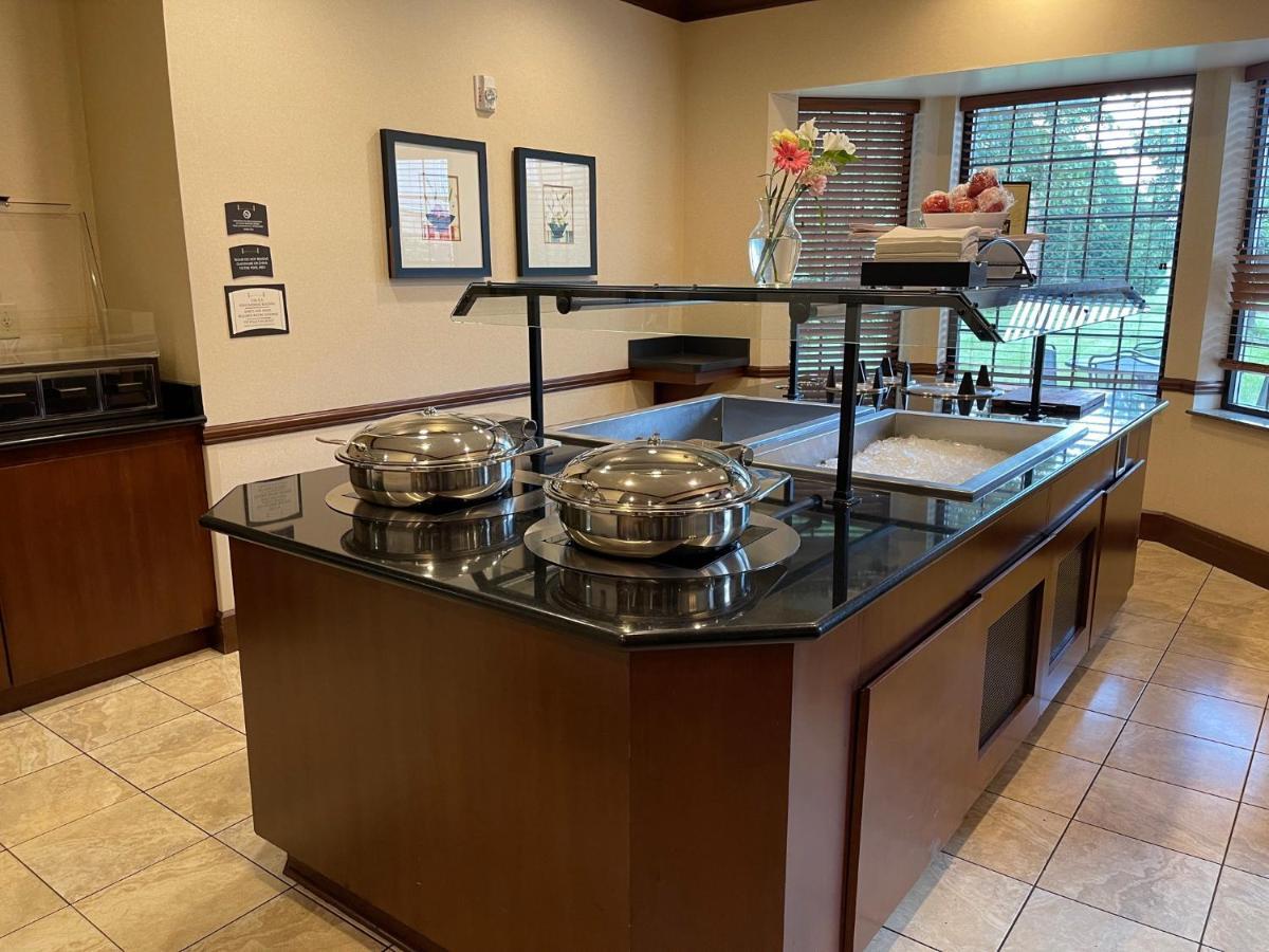 Staybridge Suites Milwaukee West-Oconomowoc By Ihg Dış mekan fotoğraf