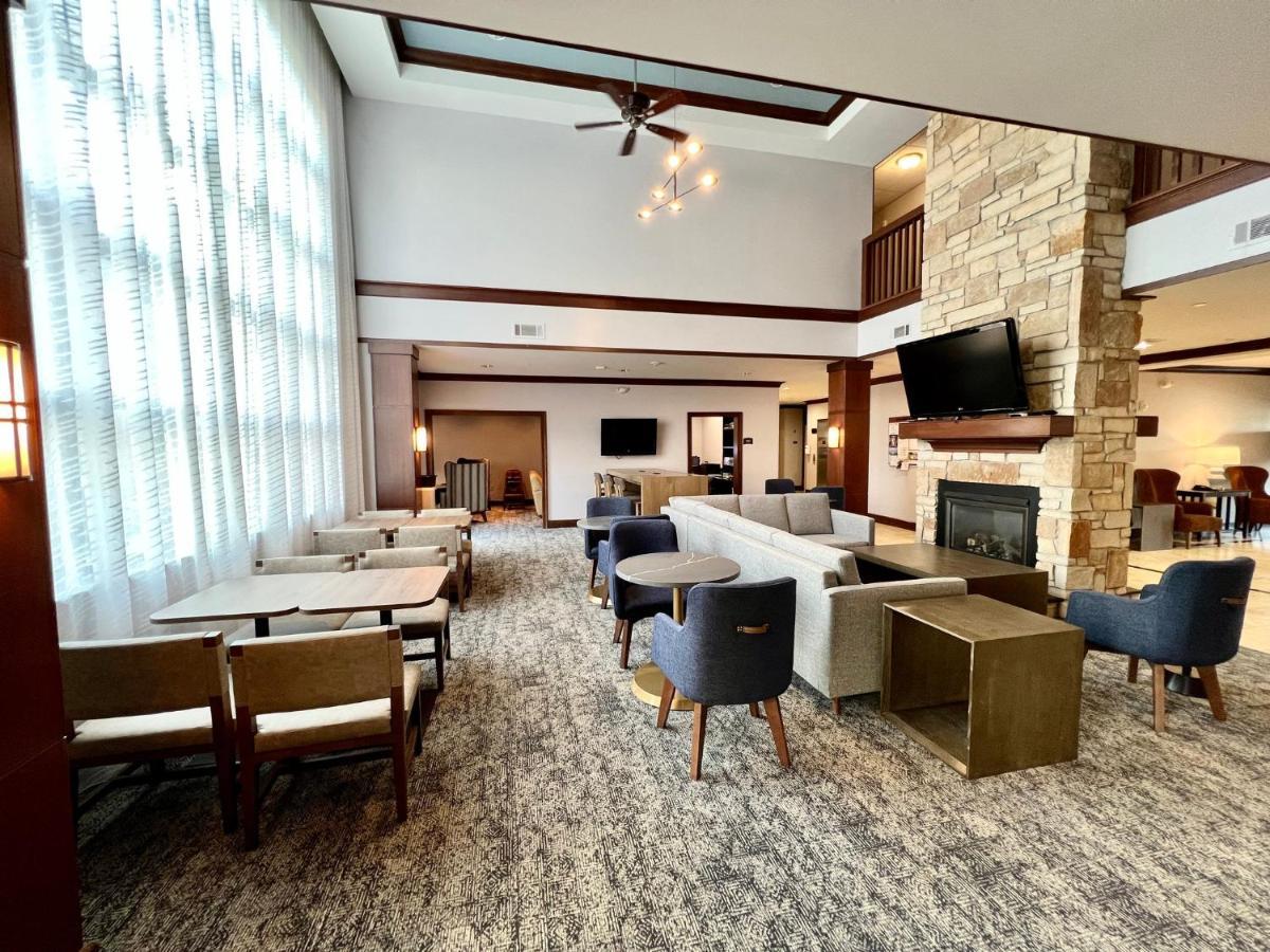 Staybridge Suites Milwaukee West-Oconomowoc By Ihg Dış mekan fotoğraf