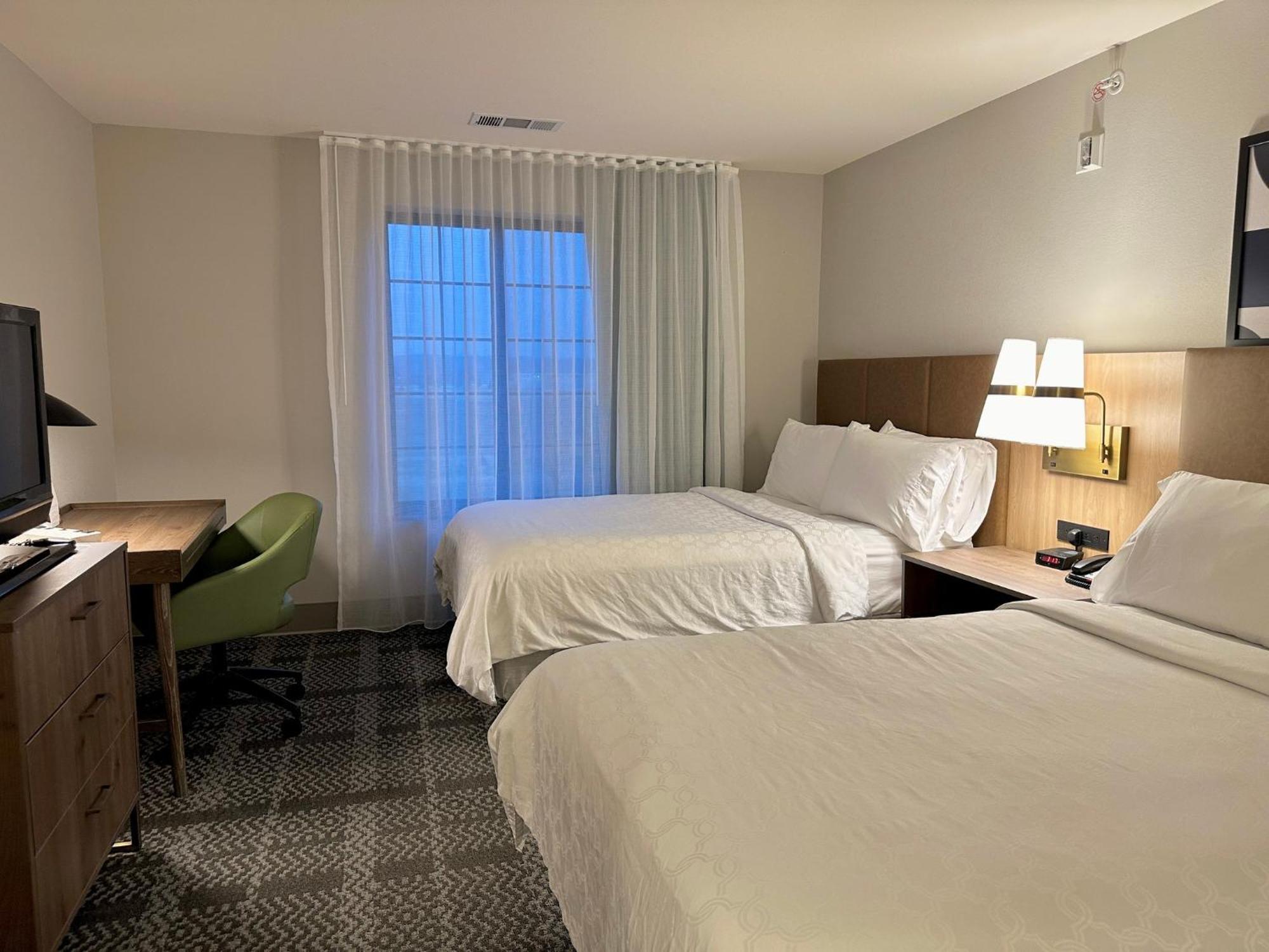 Staybridge Suites Milwaukee West-Oconomowoc By Ihg Dış mekan fotoğraf