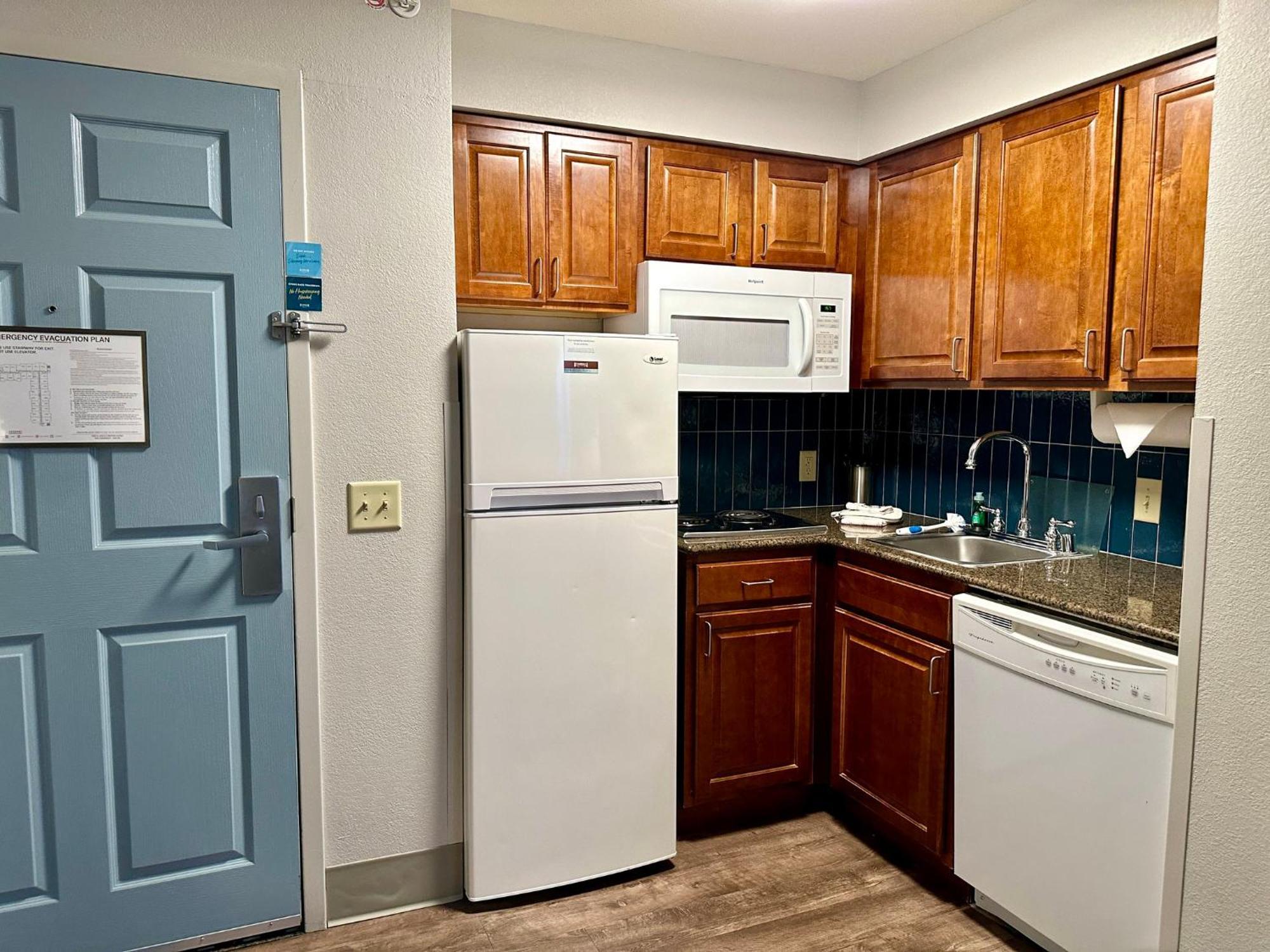 Staybridge Suites Milwaukee West-Oconomowoc By Ihg Dış mekan fotoğraf