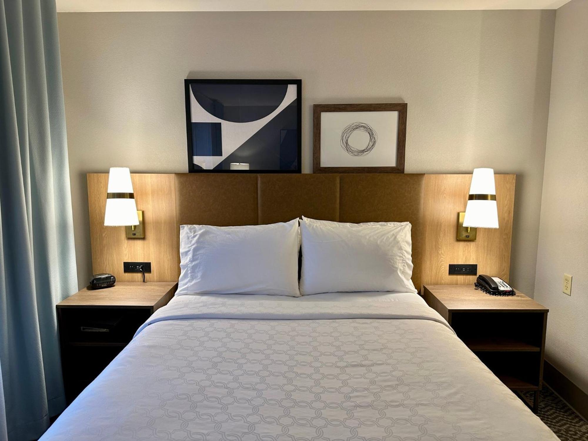 Staybridge Suites Milwaukee West-Oconomowoc By Ihg Dış mekan fotoğraf