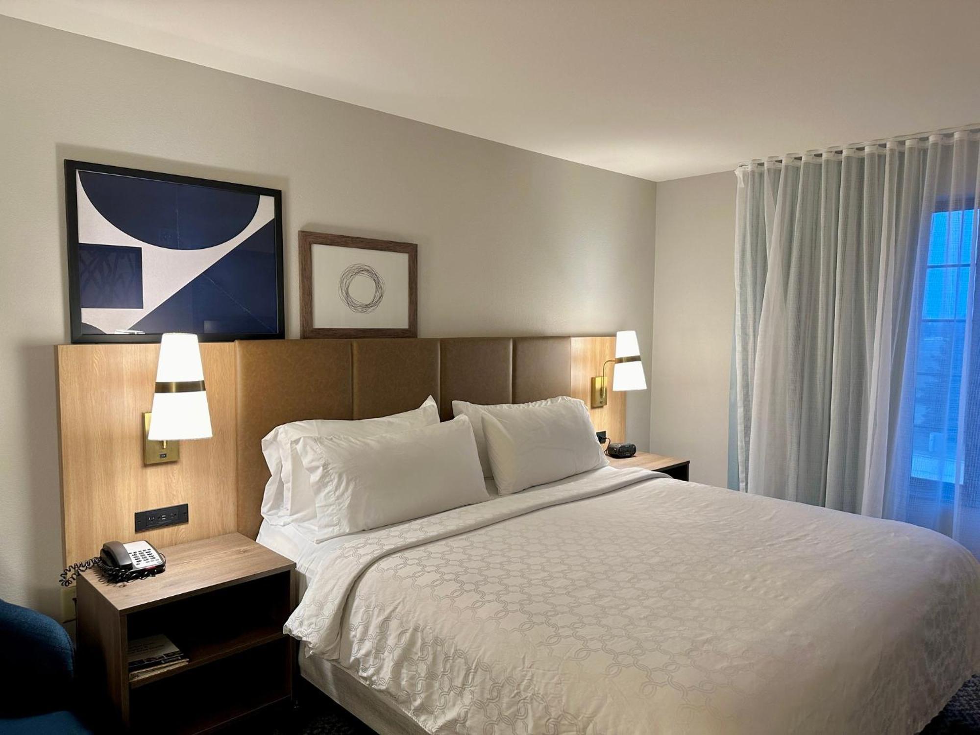 Staybridge Suites Milwaukee West-Oconomowoc By Ihg Dış mekan fotoğraf