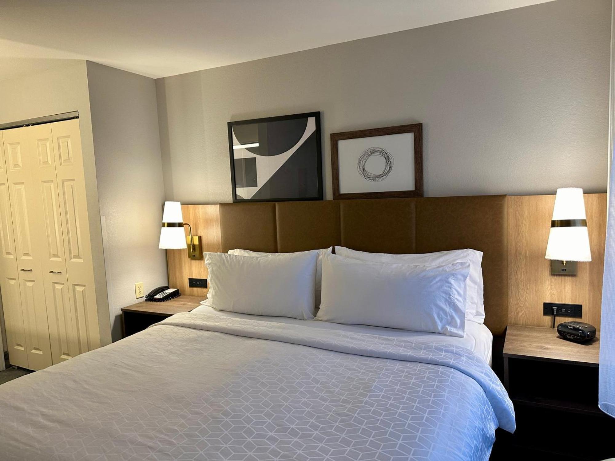Staybridge Suites Milwaukee West-Oconomowoc By Ihg Dış mekan fotoğraf