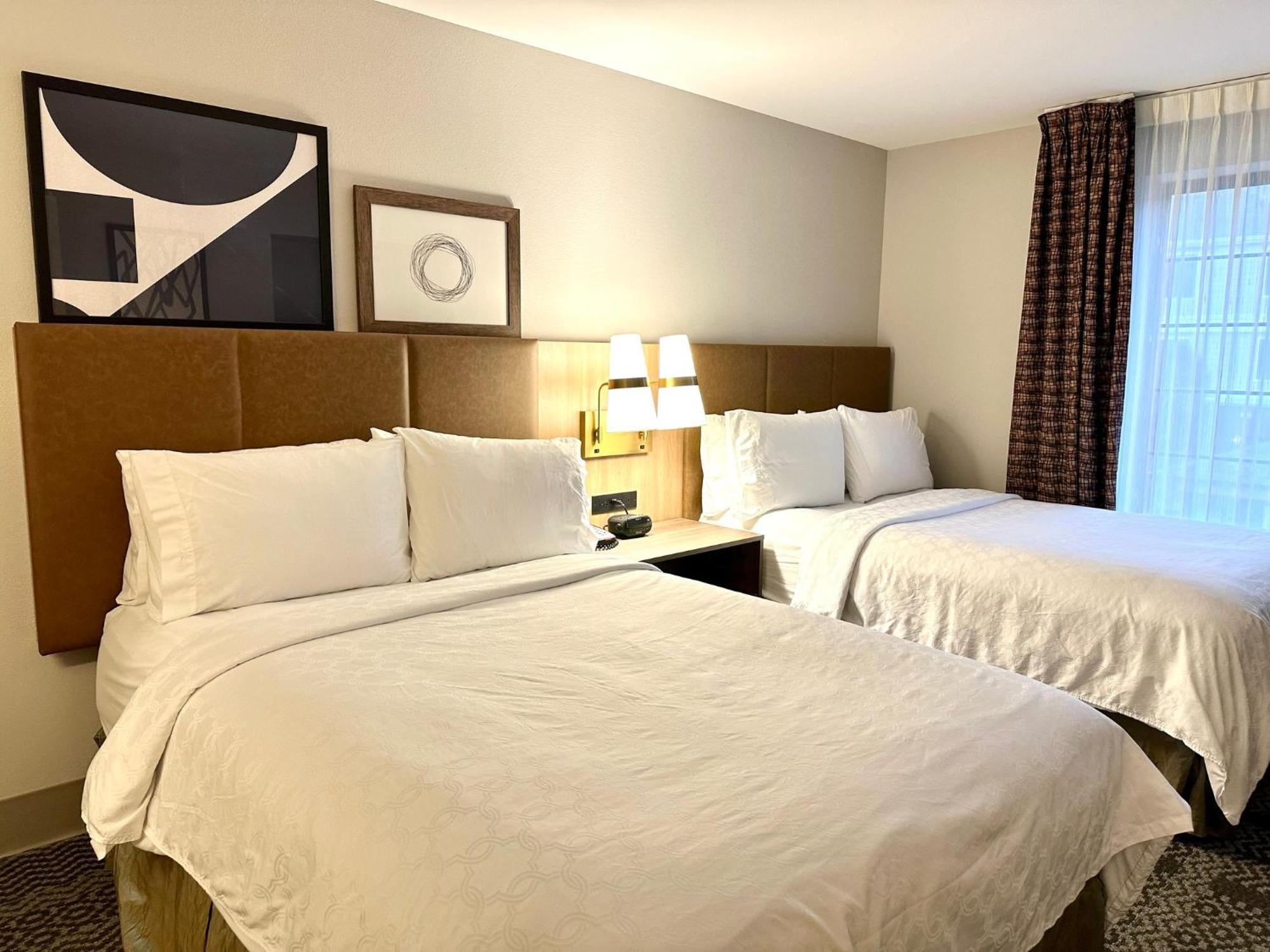 Staybridge Suites Milwaukee West-Oconomowoc By Ihg Dış mekan fotoğraf
