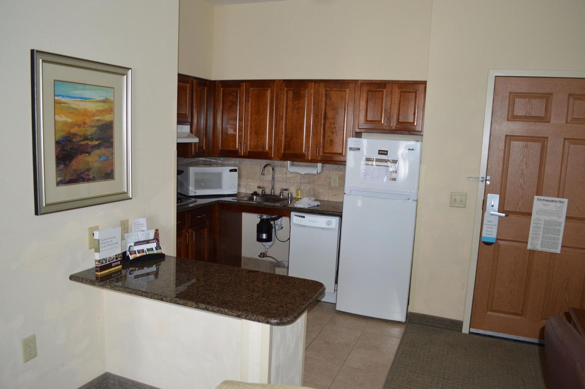 Staybridge Suites Milwaukee West-Oconomowoc By Ihg Dış mekan fotoğraf