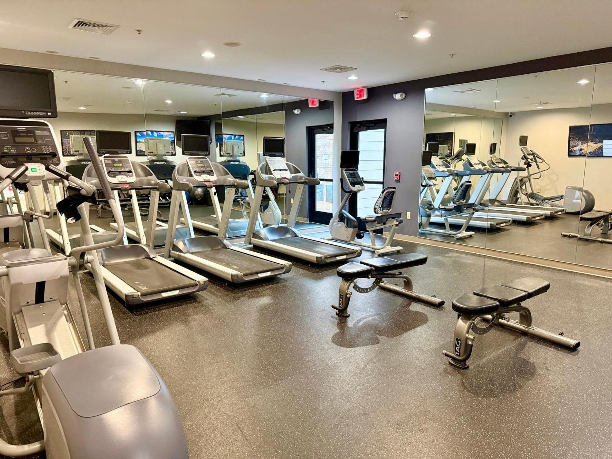 Staybridge Suites Milwaukee West-Oconomowoc By Ihg Dış mekan fotoğraf