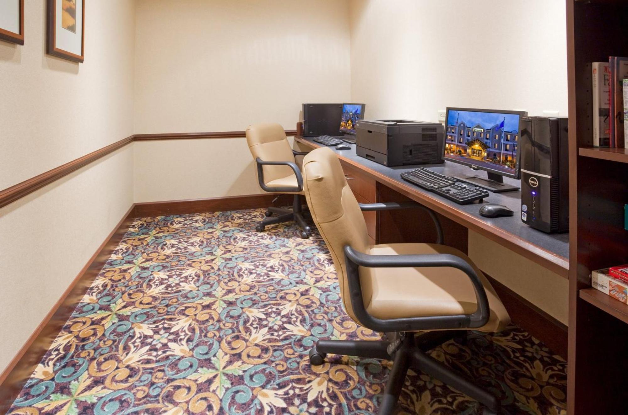 Staybridge Suites Milwaukee West-Oconomowoc By Ihg Dış mekan fotoğraf